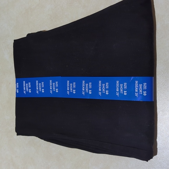 Gloria Vanderbilt Amanda Woman's Black size 10 short - Picture 3 of 8